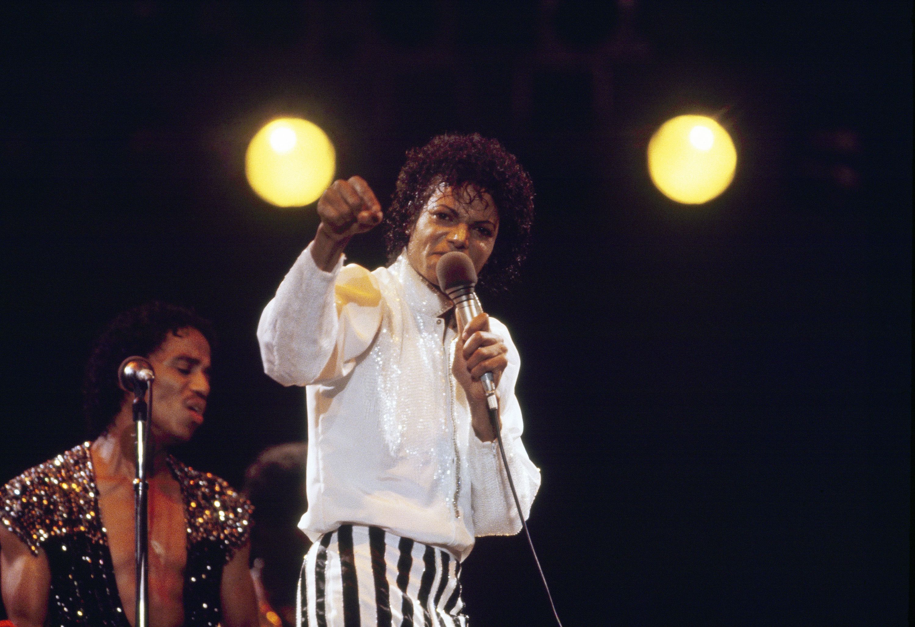 Singer Michael Jackson, performs during "Victory Tour" July 1984.